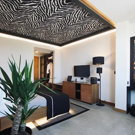 The Local House 5* Αλακάτι