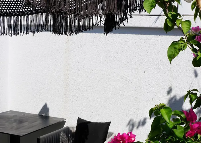 The Local House Ξενοδοχείο 5*