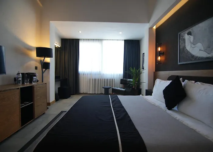 The Local House Ξενοδοχείο 5*