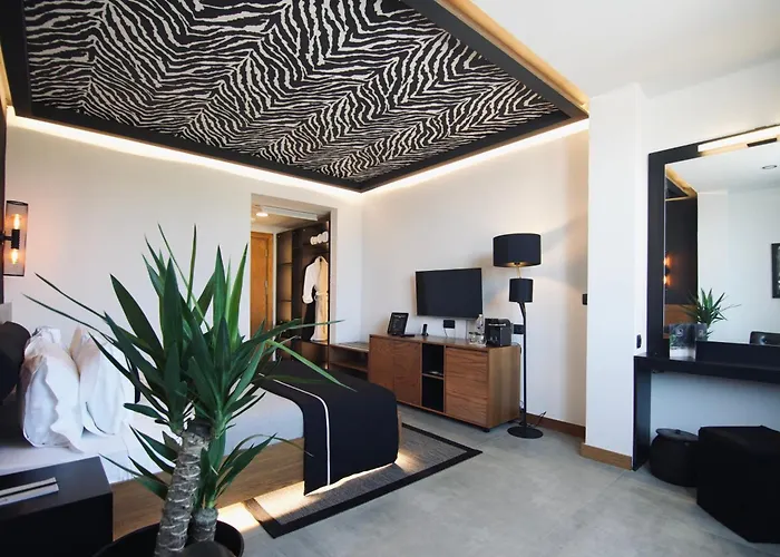 The Local House 5* Αλακάτι