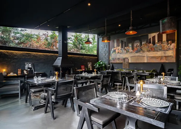 The Local House Αλακάτι