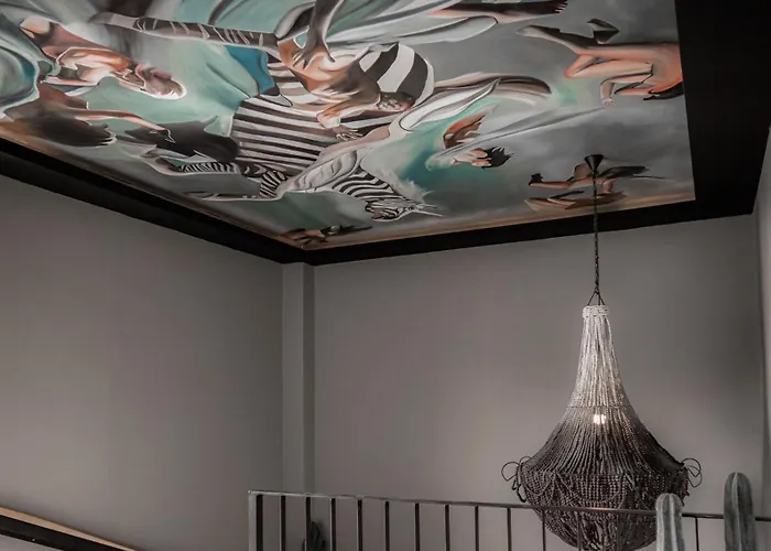 Ξενοδοχείο The Local House 5*