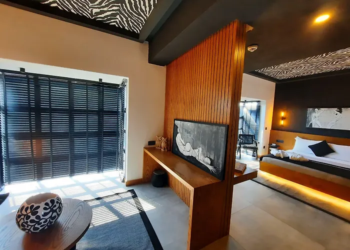 The Local House Αλακάτι