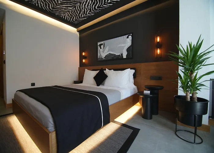 The Local House Αλακάτι