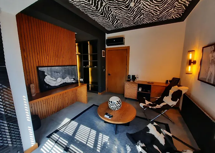 The Local House 5* Αλακάτι