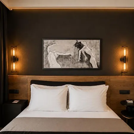 The Local House 5*