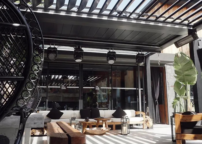 The Local House מלון 5*