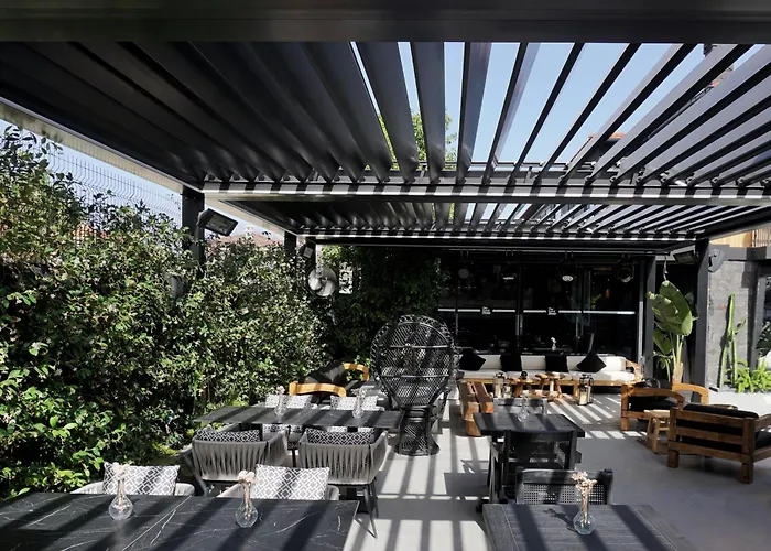 מלון The Local House אלאקאטי