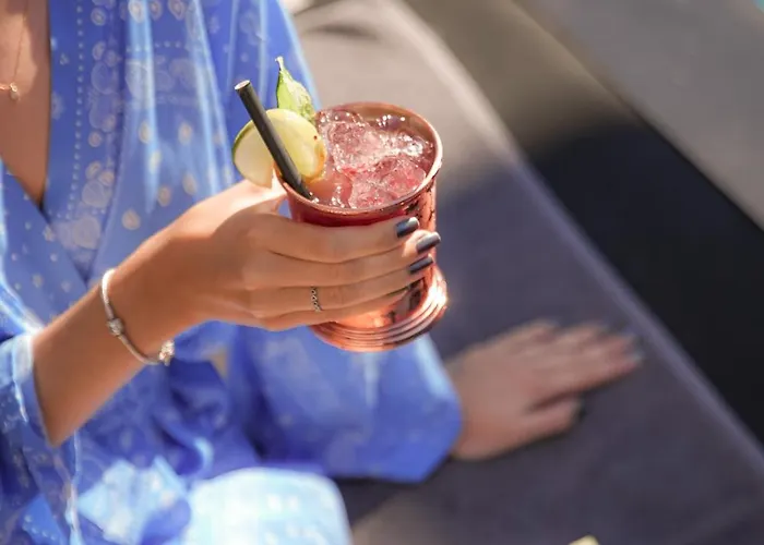 The Local House מלון