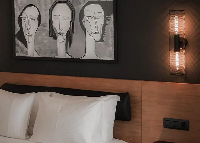 The Local House אלאקאטי