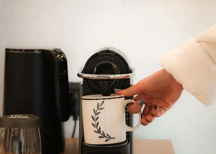 The Local House אלאקאטי