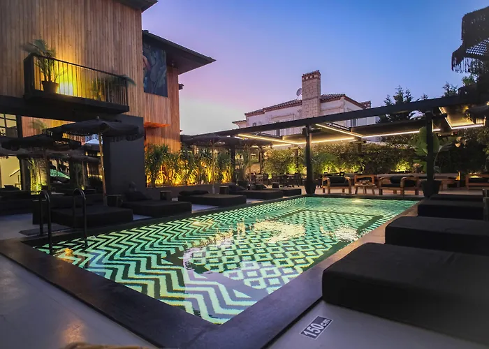 The Local House מלון אלאקאטי