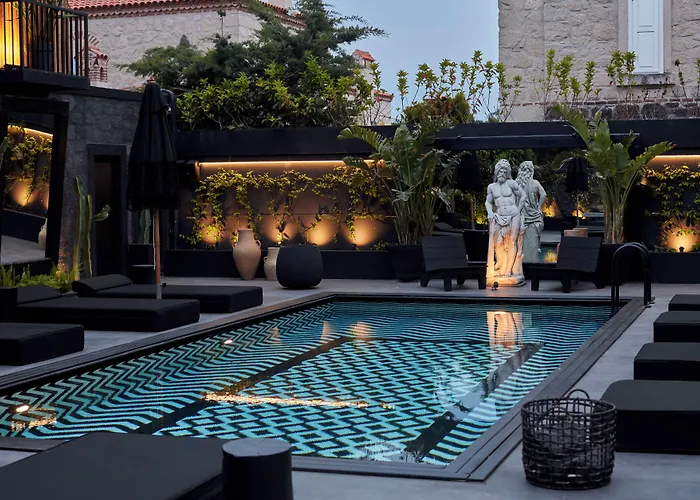 The Local House Hotel 5*