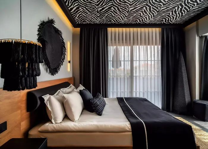 מלון The Local House